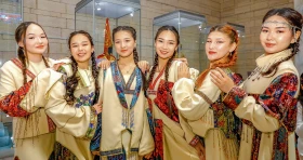 Киіз басудан зергерлік өнерге дейін: Алматыда қолөнерден фестиваль өтіп жатыр - фото 15