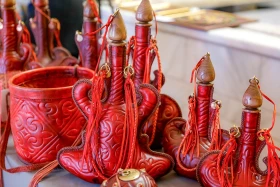 Киіз басудан зергерлік өнерге дейін: Алматыда қолөнерден фестиваль өтіп жатыр - фото 14