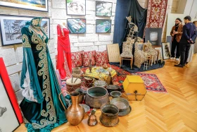 Киіз басудан зергерлік өнерге дейін: Алматыда қолөнерден фестиваль өтіп жатыр - фото 19