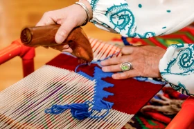 Киіз басудан зергерлік өнерге дейін: Алматыда қолөнерден фестиваль өтіп жатыр - фото 12