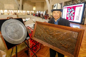 Киіз басудан зергерлік өнерге дейін: Алматыда қолөнерден фестиваль өтіп жатыр - фото 17