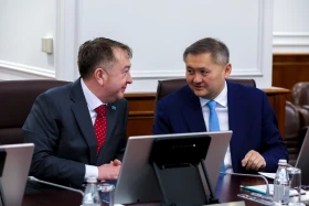 Олжас Бектенов поручил обновить Трудовой кодекс с учетом цифровой занятости - фото 4