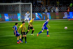 Kairat thrashed Astana and moved to first place in the Kazakhstan Premier League - photo 4