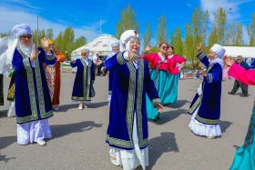 Фестиваль национальной культуры и кухни провели в День единства в Астане - фото 23
