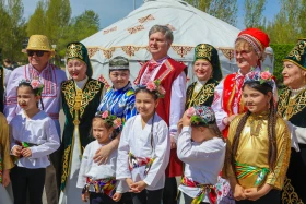 Фестиваль национальной культуры и кухни провели в День единства в Астане - фото 26