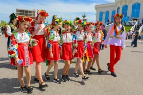 Фестиваль национальной культуры и кухни провели в День единства в Астане - фото 27