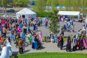 Фестиваль национальной культуры и кухни провели в День единства в Астане - фото 30