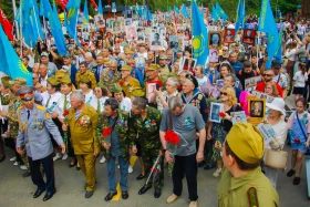 Акция «Батырларға тағзым»: тысячи алматинцев почтили память героев ВОВ - фото 5