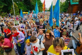 Акция «Батырларға тағзым»: тысячи алматинцев почтили память героев ВОВ - фото 7