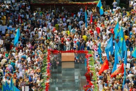 Акция «Батырларға тағзым»: тысячи алматинцев почтили память героев ВОВ - фото 9