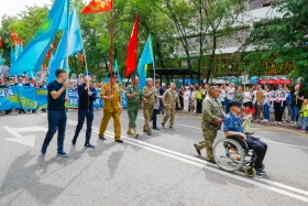 Акция «Батырларға тағзым»: тысячи алматинцев почтили память героев ВОВ - фото 15