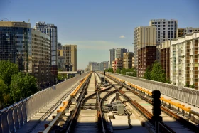 Проезд на LRT можно оплатить по Face ID, умными часами и через телефон - фото 18