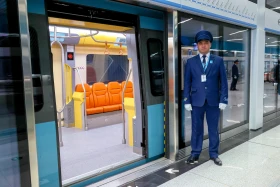 Проезд на LRT можно оплатить по Face ID, умными часами и через телефон - фото 17